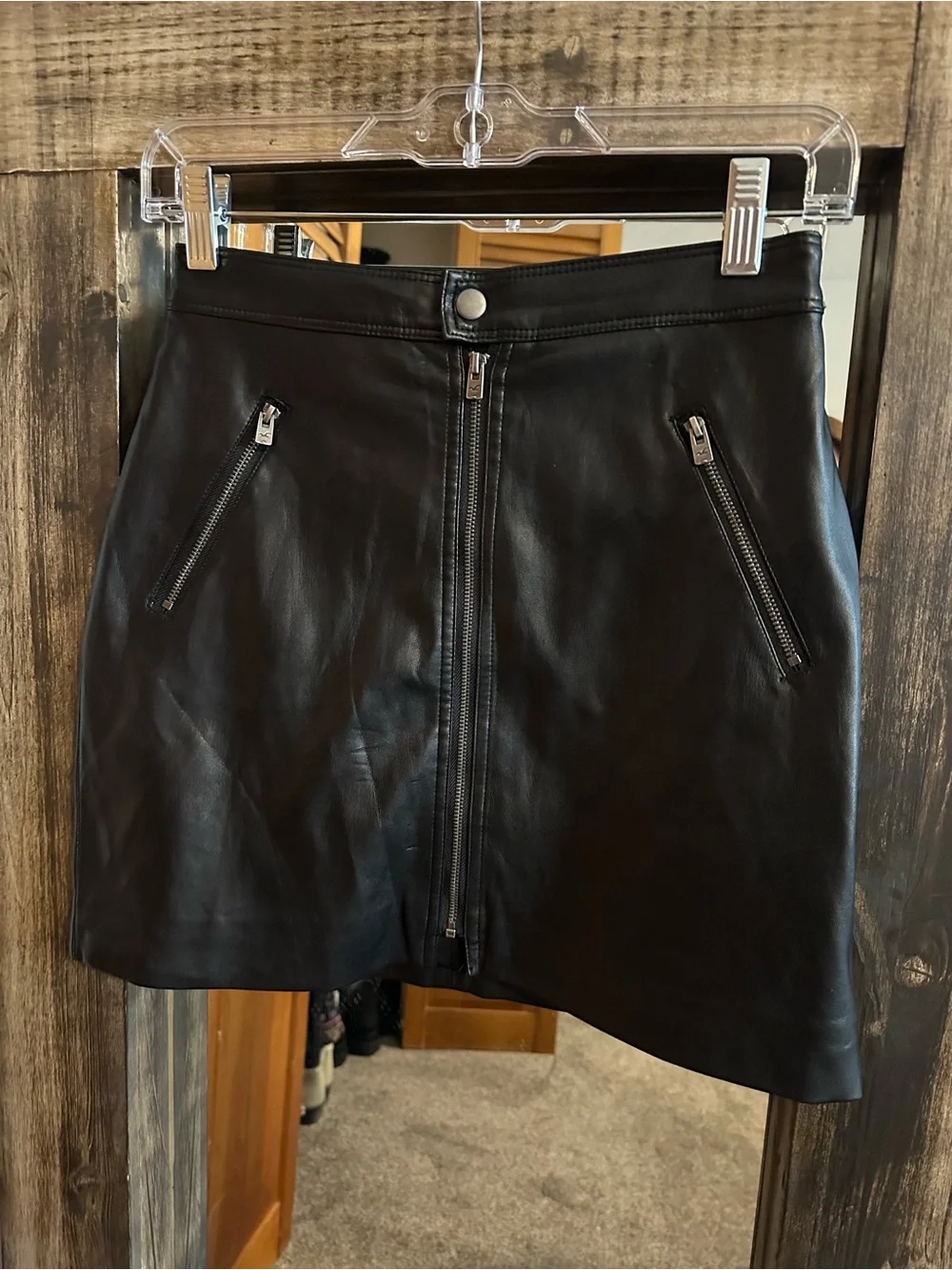 Hollister Black Faux Leather Mini Skirt XS Ultra High Rise Moto Zip Front Edgy